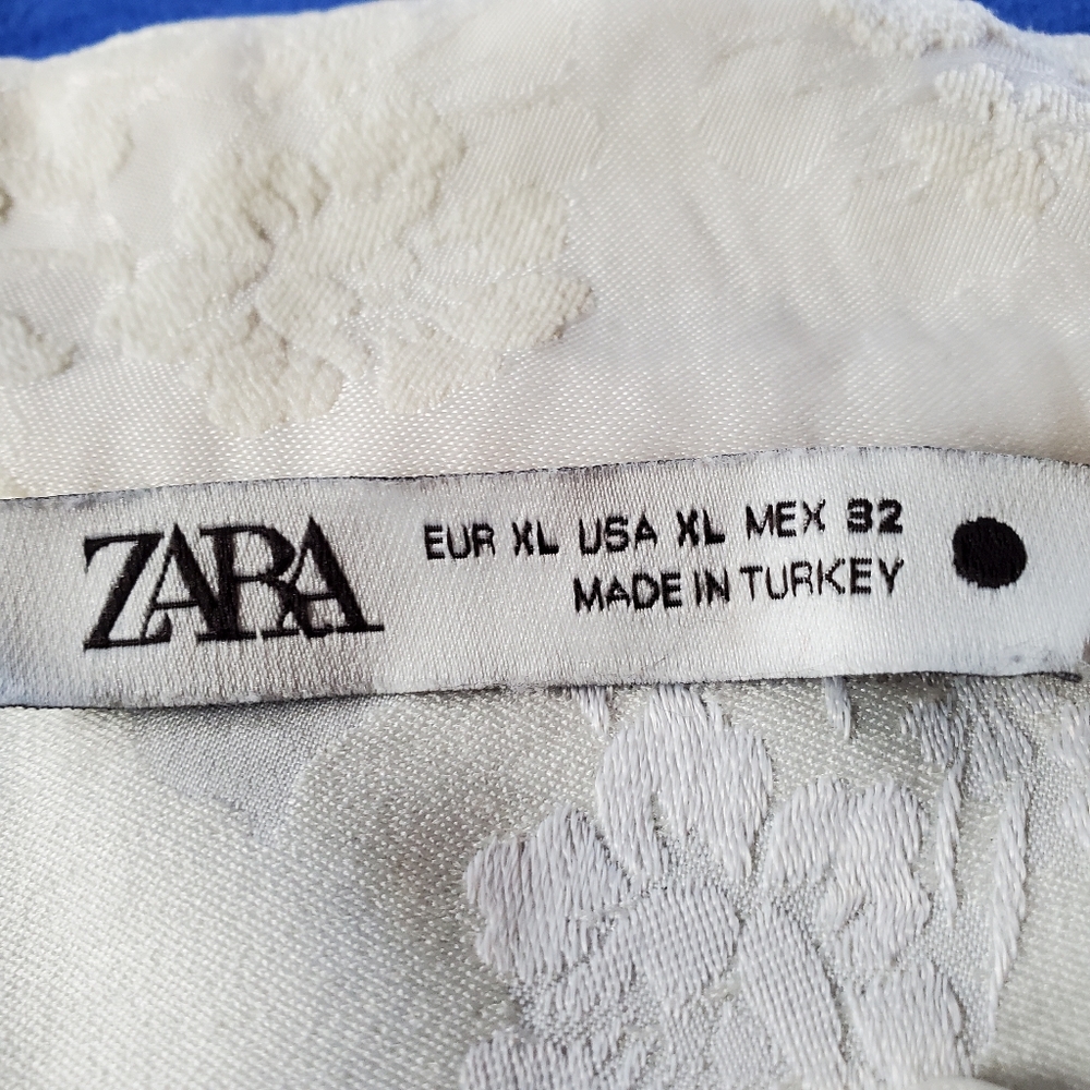 Zara Cream Jacquard Toggle Pullover Tunic Size XL.       (SML001) - Picture 9 of 12